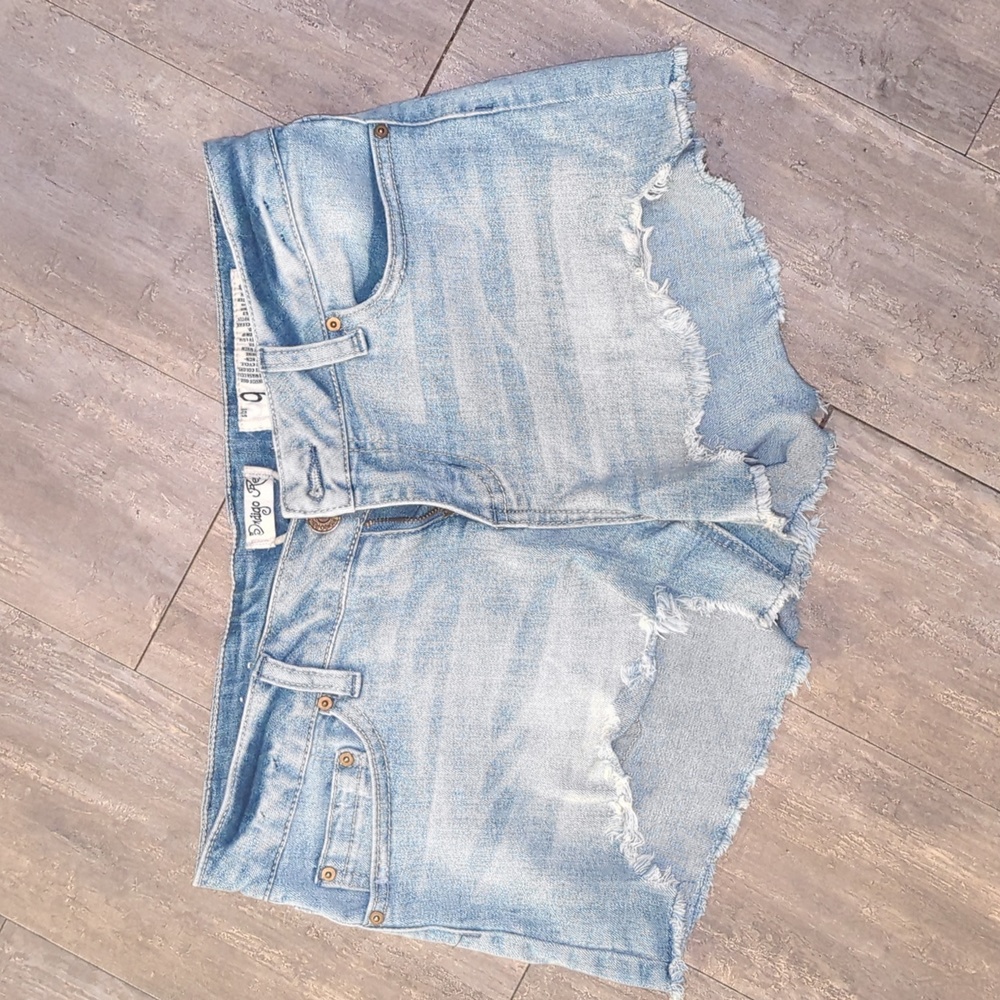 Indigo Rd. Cutoff Jean Shorts Size 9